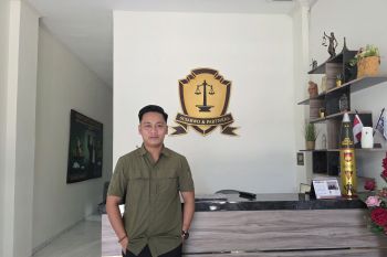 Polres Way Kanan limpahkan tersangka pelaku penggelapan dan COD ke Kejaksaan