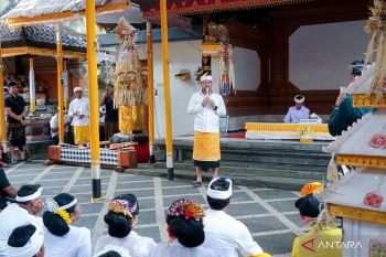 Pemkab Badung bantu ritual agama masyarakat Kecamatan Abiansemal