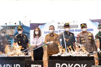 BC Kepri musnahkan BMN senilai Rp5,4 miliar