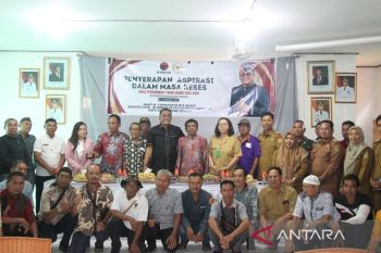 Sigit K. Yunianto janji tindak lanjuti keluhan warga Barsel soal listrik, gas, dan akses pasir