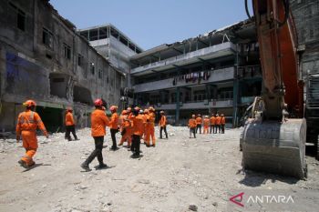 Indonesian House backs Prabowo’s audit of Islamic school buildings