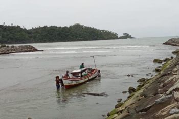 Nelayan di Aceh Jaya tidak bisa melaut akibat pendangkalan kuala