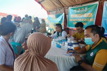 Pemkab Pasaman Barat lakukan cek kesehatan gratis ke warga pesisir Katiagan