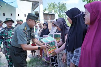 Kasdam XIV/Hsn salurkan bantuan sembako kepada korban bencana di Gowa