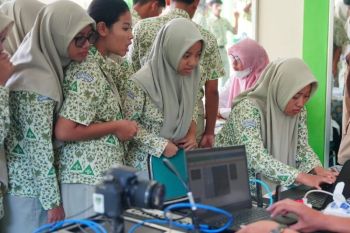 Dispendukcapil Madiun layani perekaman e-KTP di sekolah dan kelurahan