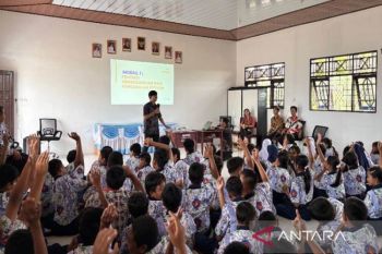 Diskominfostandi Katingan kenalkan dunia pemprogramanke pelajar SMP