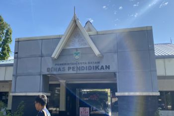 528 sekolah di Kepri akan terima bantuan interaktif flat panel