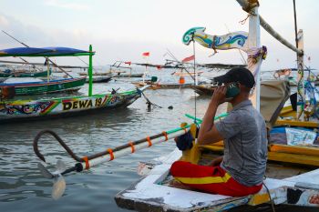 Telkomsel perkuat jaringan di Teluk Biru Banyuwangi