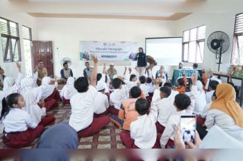 PLN nyalakan semangat anak lewat program YBM Muzaki Mengajar