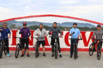 Kapolda Kaltara Gowes Pagi, Pantau Kamtibmas dan Sapa Warga Tanjung Selor
