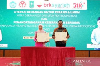 BRK Syariah dan Dekranasda Riau Bersinergi Dorong Literasi Keuangan Pengrajin dan UMKM agar Naik Kelas