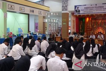 Sawahlunto latih 48 warga kuasai konten digital dan membatik