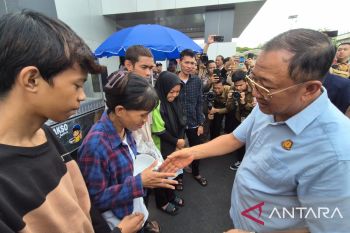 Kejari Palembang realisasikan bantuan gerobak bakso ke tersangka penyelesaian perkara Restorative Justice