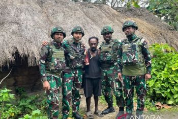 Satgas TNI Yonif 521/DY perkuat komsos di Yalimo mendeteksi gangguan keamanan