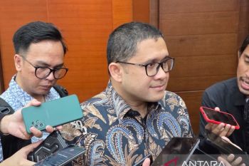 Indonesia moves to cut red tape, attract more investors