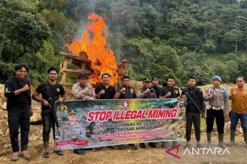 Satgas ilegal mining Polres Solok Selatan tertibkan PETI