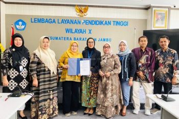 Perkuat SDM vokasi hingga Pascasarjana, LLDIKTI Wilayah X serahkan 7 SK Prodi