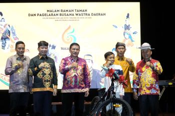 Meriahkan Malam Ramah Tamah HUT Kabupaten Bulungan dan Tanjung Selor, Wagub Bagikan Doorprize