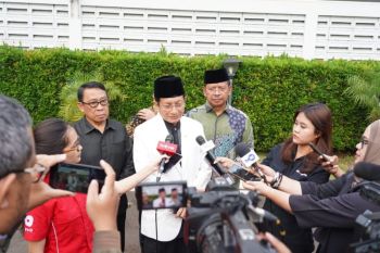 Minister urges respect for pesantren after TV satire backlash