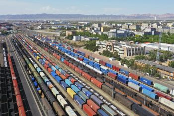 Alashankou-Horgos layani 100.000 perjalanan kereta barang China-Eropa