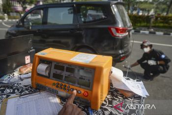 Uji emisi kendaraan bermotor gratis di Tangerang
