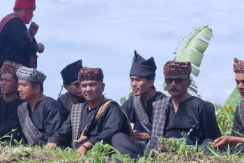 Tokoh Adat Gunung Marapi sepakati larang perburuan burung langka