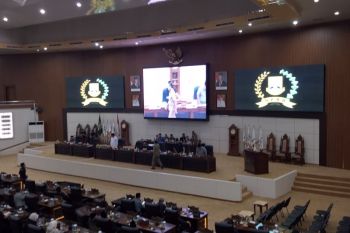 9 Fraksi DPRD Banten sampaikan pemandangan umum Raperda PT Jamkrida