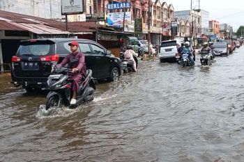 Sebabkan banjir, Pemkot Pekanbaru bakal bongkar bangunan tutupi drainase di Jalan Paus