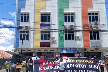 Jurnalis Papua memperingati setahun kasus pelemparan bom molotov Kantor Jubi