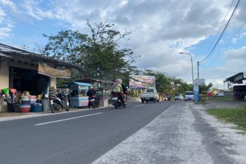Perbaikan jalan Terong Tawah di Lombok Barat dongkrak ekonomi warga