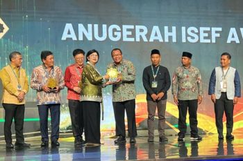 Bank Jateng Syariah raih penghargaan UUS Pendukung Pembiayaan Ekonomi Syariah terbaik di ISEF 2025