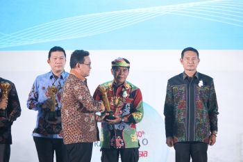 Gubernur Kaltara Jadi Satu-Satunya Kepala Daerah Penerima Penghargaan Primaniyarta Awards 2025