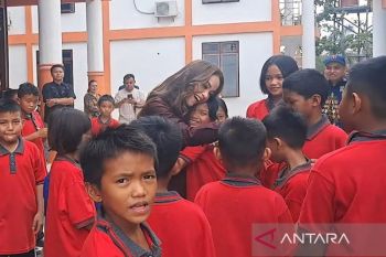 Anggota DPR motivasi siswa Sekolah Rakyat di Gumas semangat raih cita-cita