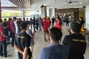 Pemkab Manggarai Barat melatih pegawai hotel Labuan Bajo atasi kebakaran