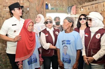 Wanita Filantropi Indonesia salurkan bansos dan bedah rumah di Lampung Selatan