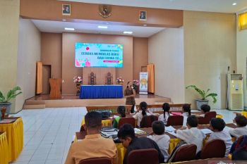 Balai Bahasa NTT latih siswa SD keterampilan mengulas buku