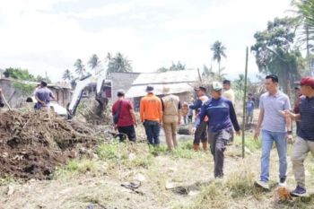 Pemkab Rejang Lebong lakukan gotong royong pembersihan sungai untuk cegah banjir