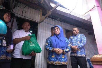 Pemkab Gowa dan Baznas bantu perbaikan rumah tenaga kebersihan bupati