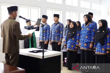 Wawako Padang Panjang lantik 11 ASN P3K dan lulusan IPDN