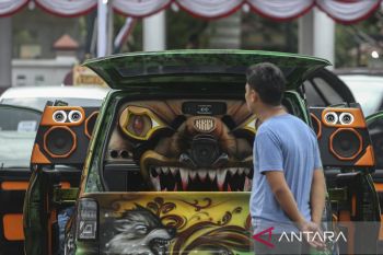 Kontes mobil modifikasi di Kota Serang