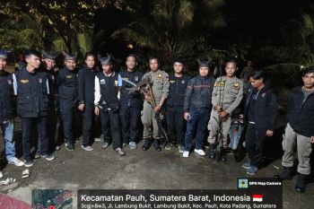 Wujudkan program 'Padang Sigap', Satpol PP dan tim gabungan gelar patroli di Kecamatan Pauh