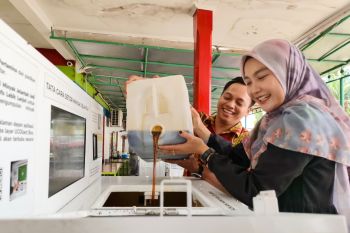 1.547 liter minyak jelantah terkumpul UCOllect Box Komperta Plaju, jadi bahan baku bahan bakar pesawat