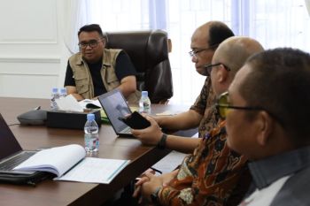 Kukar kaji pendirian pabrik obat dari daun kratom