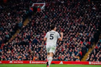 Manchester United tumbangkan Liverpool 2-1 di Anfield