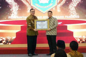 Peringkat ke-12 Nasional, Padang Panjang terima penghargaan ANRI