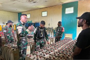 Satgas Yonif 511/DY dukung perawatan PLTS Kanggime Tolikara