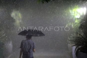 Kota Palembang diprakirakan hujan ringan Selasa ini