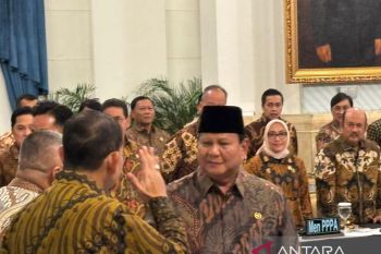 Prabowo to prioritize scholarships for doctors to tackle shortage