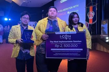 UI students win award for AI-powered port scheduling system