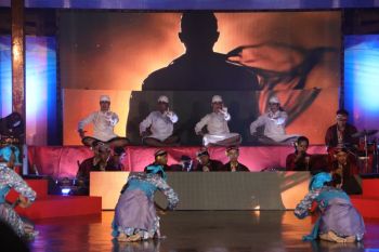 Duta Seni Kota Tegal tampil memukai di Anjungan Jateng TMII